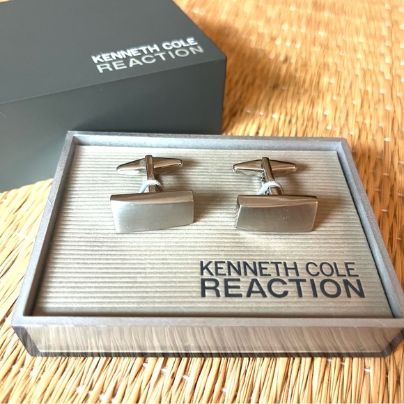Kenneth Cole Reaction Classic Silver Brushed Metal Cufflinks - Picture 1 of 3